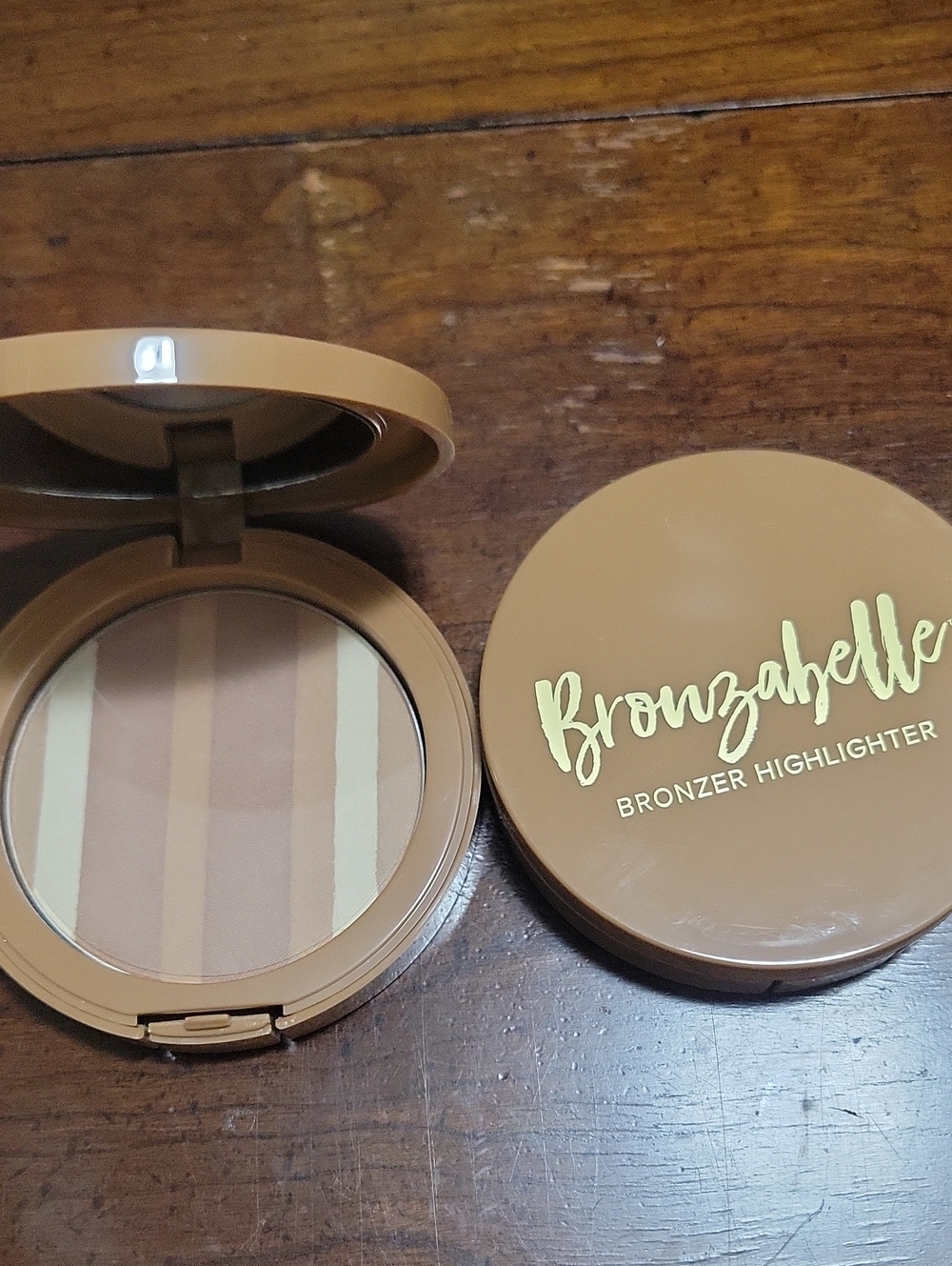 Belle Beauty bronzshelle bronzer highlighter in Tuscan Sun